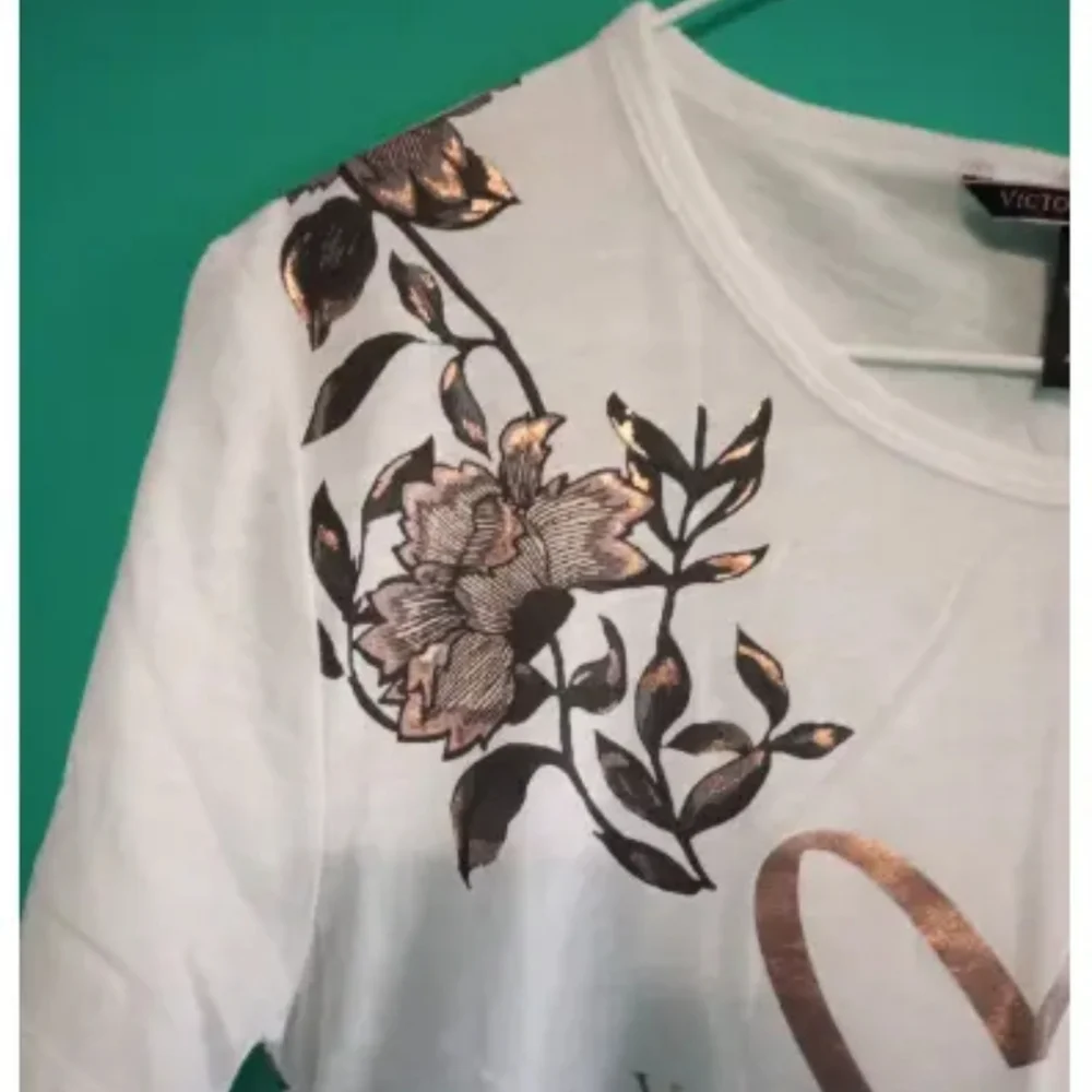Victoria's Secret Shanghai 2017 XS With Bonus Purple Medium Length Sleeve Shirt - Picture 4 of 12